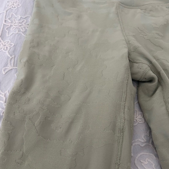 Mono B Green Leggings - Picture 3 of 4